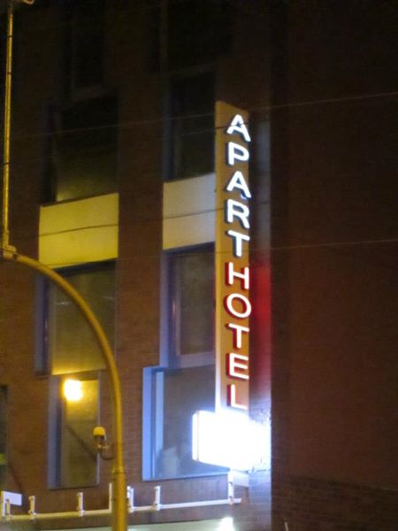 2013 03 ApartHotel2