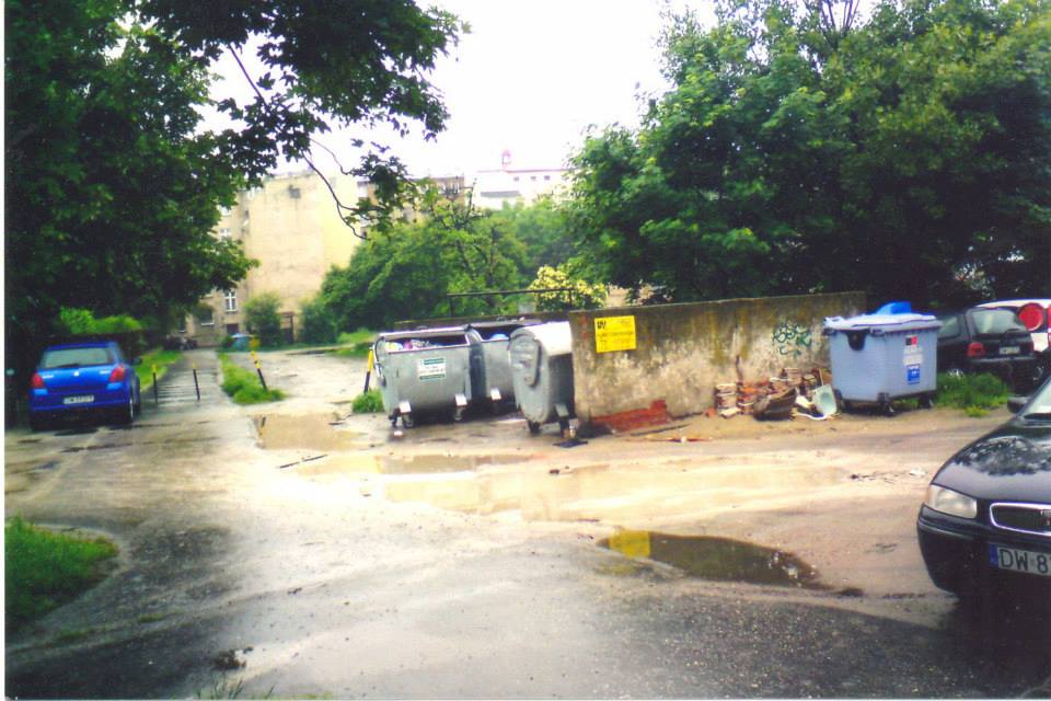 2013 06 Hubska podworko 01