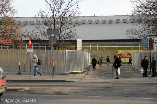 2013 12 Ogrodzenie PKS