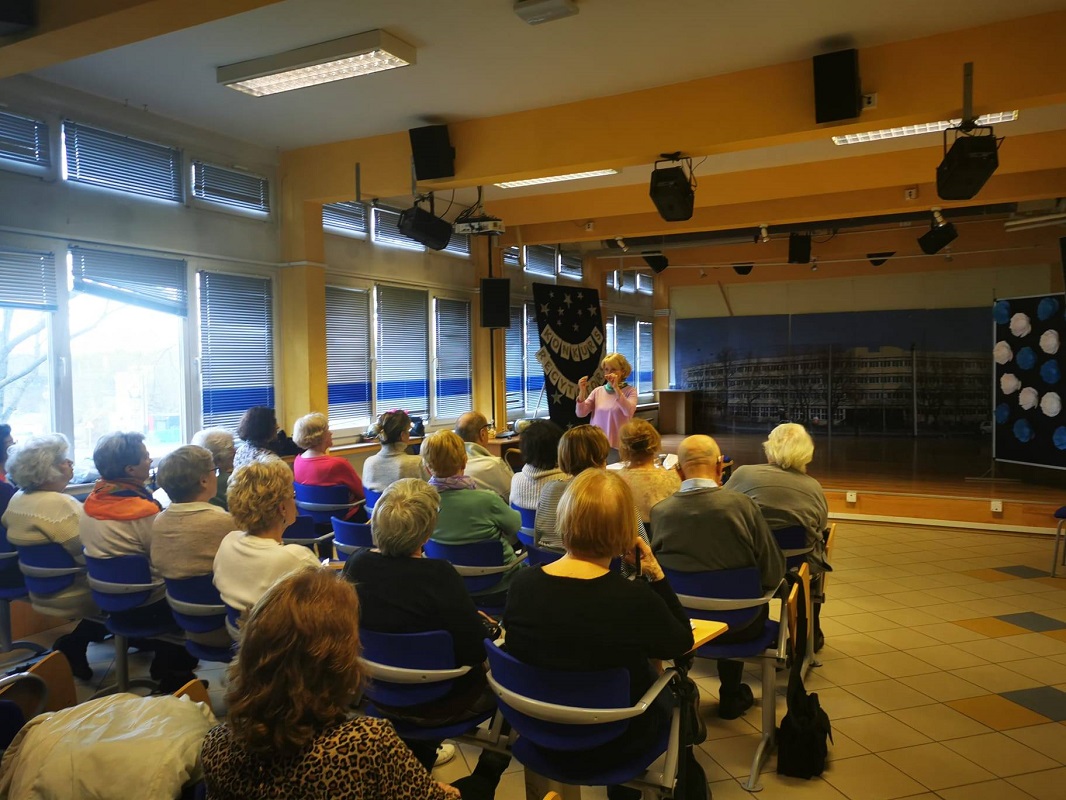 Klub Seniora uczy się o fitoterapetycznych właściwościach drzew